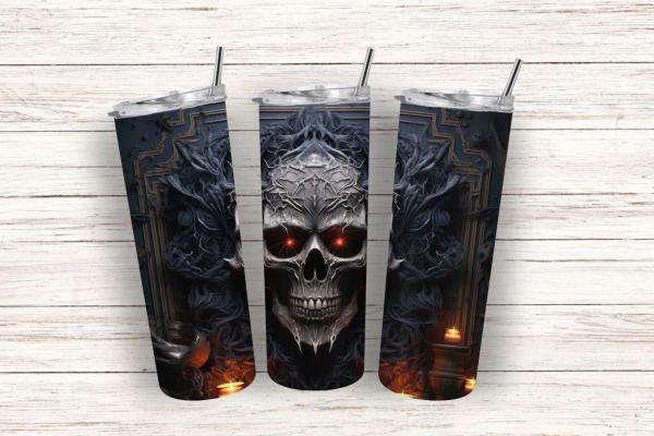 Mystisch gestaltetes Totenkopf-Design auf einem Trinkbecher mit dunkelgrauen und schwarzen Mustern, umgeben von leuchtenden roten Augen und Details, die an rauchige, organische Formen erinnern. Einzigartiges und fesselndes Motiv für Fans von Gothic und dü